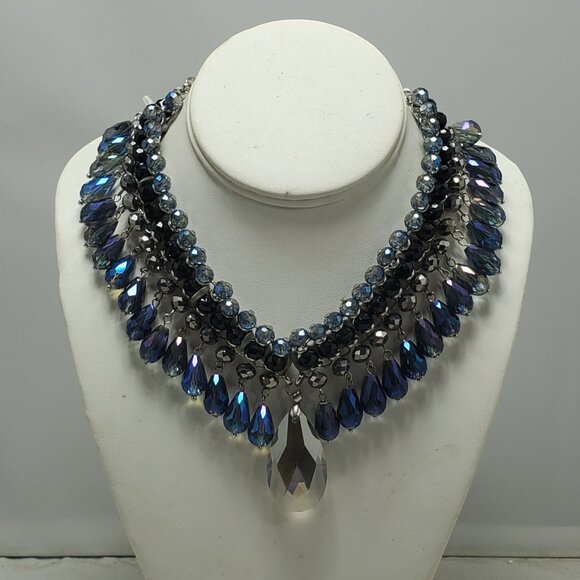 Ali Khan glamour collar statement necklace in faceted marquis crystals - Picture 2 of 7